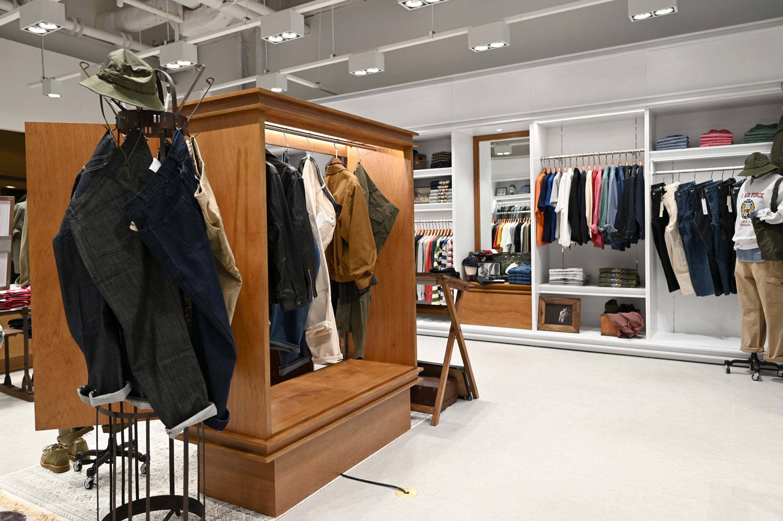 Uniform bridge shop in Goyang starfield